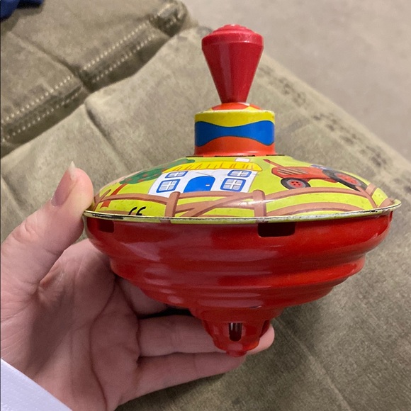 Vintage Spinning Top Toy Tin. LBZ Farm theme - Picture 2 of 5